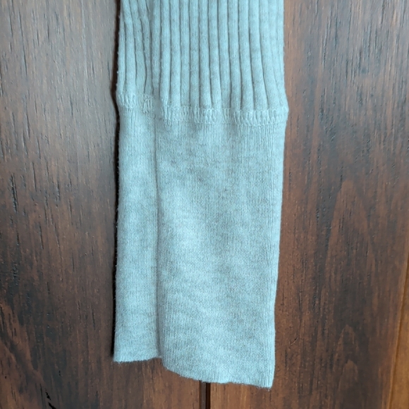 GAP Women's Cream/Tan Turtleneck Sweater - Picture 5 of 5